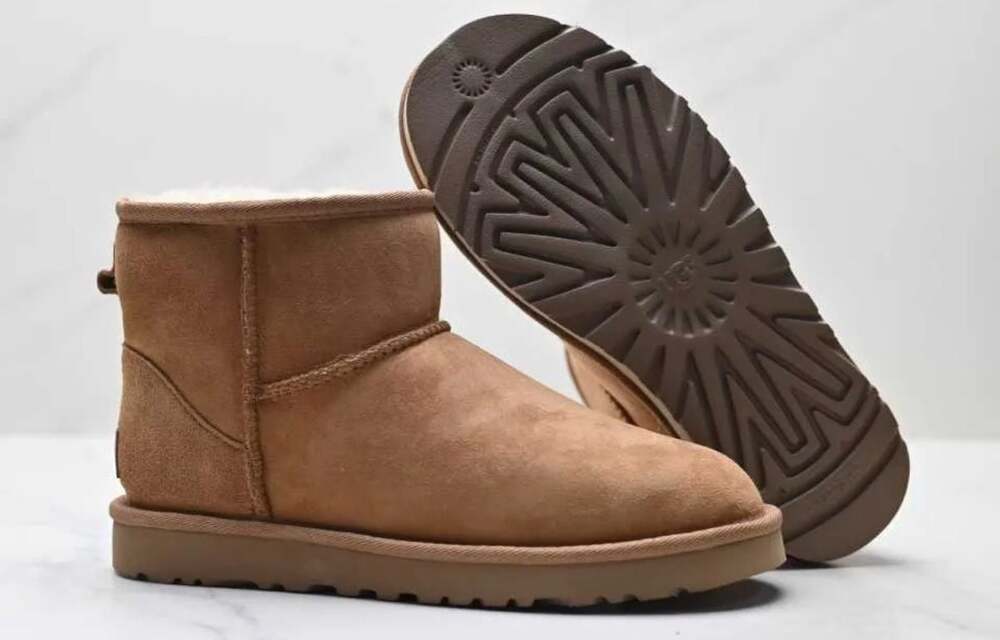 UGG Women's Classic Mini II Chestnut Boots